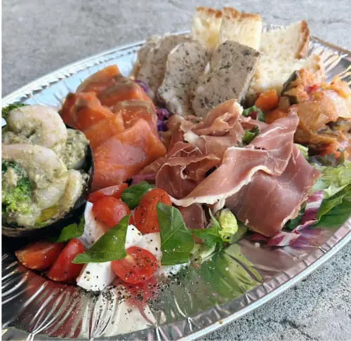 写真:6種のオードブル